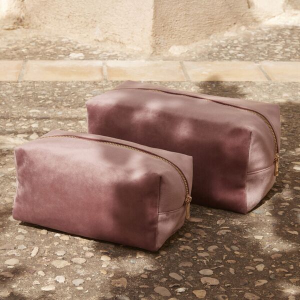Velvet toiletry/accessory case Thumbnail